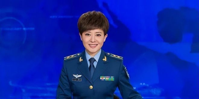 軍事節(jié)目女主持人，閃耀熒屏的星光，軍事節(jié)目女主持人，熒屏上的璀璨星光