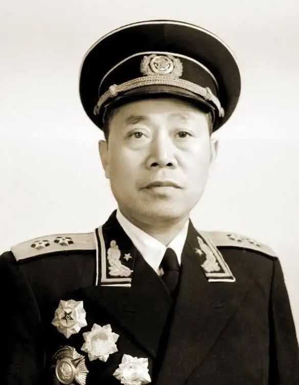上將上面還有等級嗎，探究軍銜體系中的高級職位與等級劃分，軍銜體系揭秘，上將之上是否還有更高級別？高級職位與等級劃分全解析