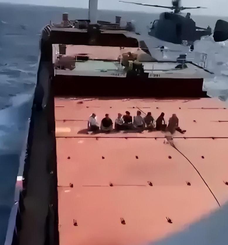俄羅斯向美軍艦開火，事件背景與SEO解讀，俄羅斯對(duì)美軍艦開火事件背景解析與SEO視角解讀