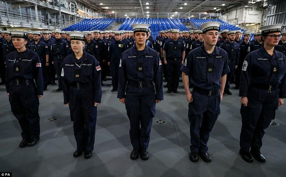 伊麗莎白女王號(hào)航母圖片，展現(xiàn)英國(guó)海軍力量的驕傲，伊麗莎白女王號(hào)航母展示英國(guó)海軍力量的風(fēng)采