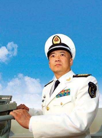 遼寧艦現(xiàn)任艦長——中國海軍力量的新標桿，遼寧艦現(xiàn)任艦長，中國海軍力量的新典范