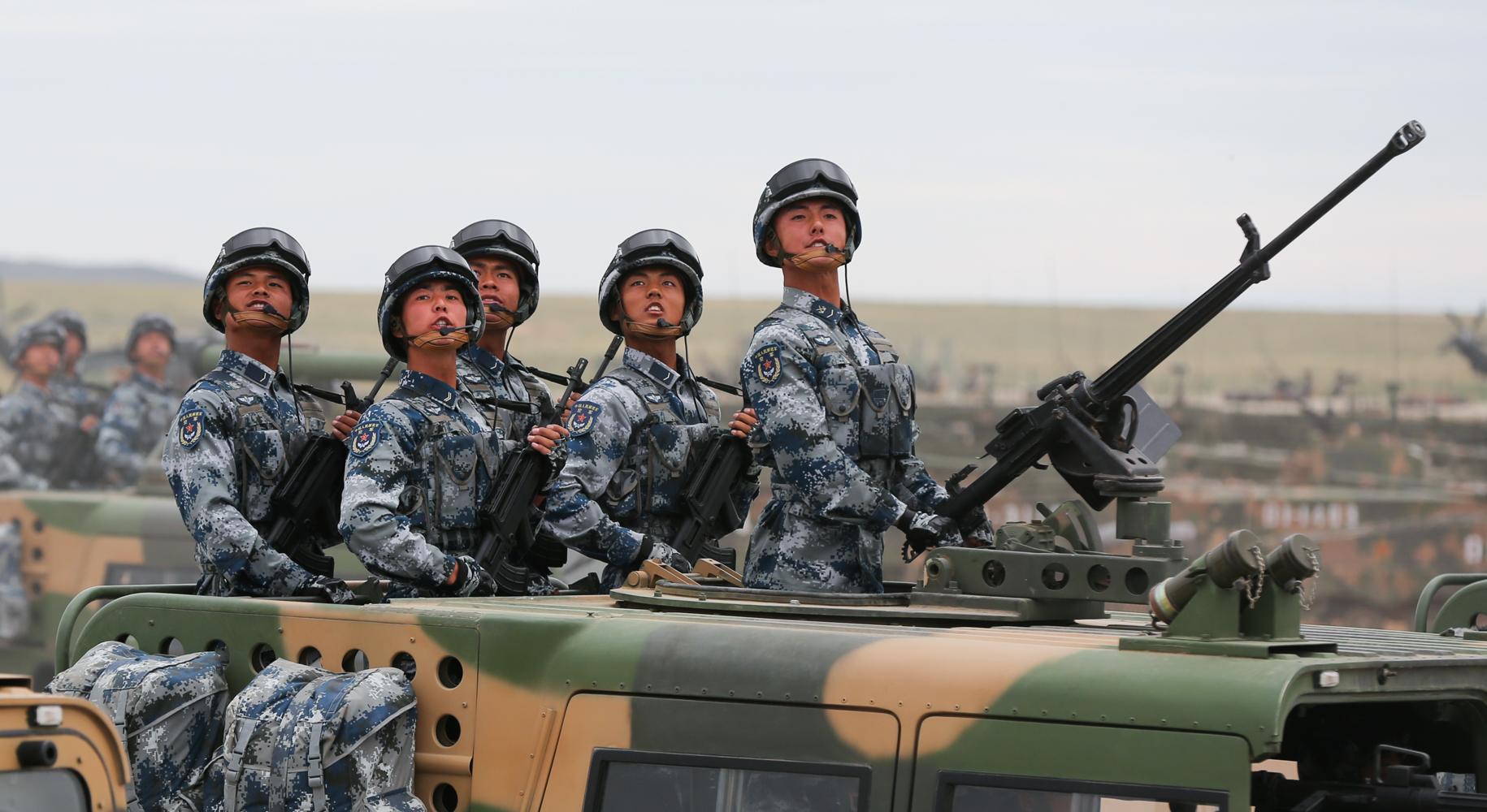 建軍90年閱兵完整版，回顧歷史，展望未來，建軍90年閱兵回顧，歷史印記與未來展望