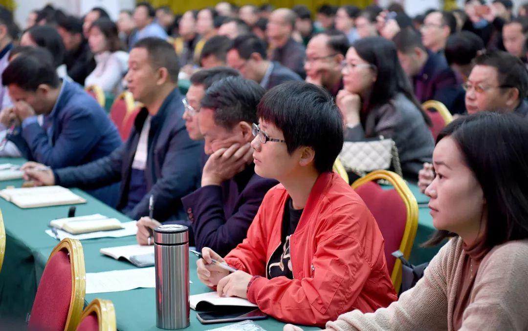 新聞報(bào)刊最新一期，深度解讀熱點(diǎn)事件，掌握最新資訊動向，新聞熱點(diǎn)深度解讀，掌握最新資訊動向