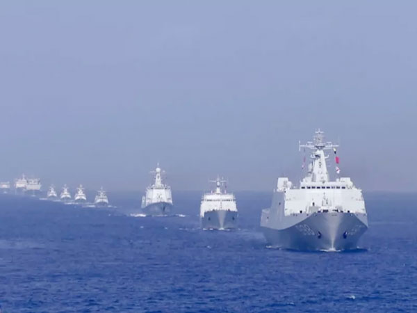 人民海軍成立70周年閱兵，輝煌成就與堅(jiān)定前行，人民海軍成立70周年閱兵，輝煌成就鑄就，堅(jiān)定前行展雄姿