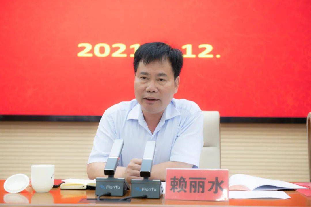 二四六香港資料期期中，深度解析與SEO優(yōu)化策略，深度解析香港期期中資料，SEO優(yōu)化策略揭秘